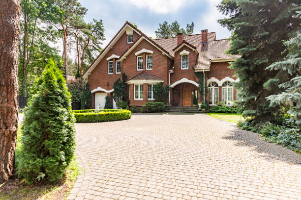 Best Driveway Pavers Near Me  in Comstock Northwest, MI