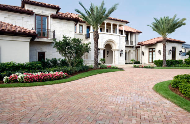 Best Driveway Paving Contractor  in Comstock Northwest, MI